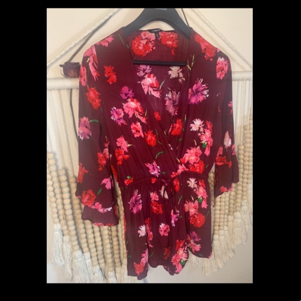 EXPRESS FLORAL 3/4 BELL SLEEVE ROMPER BURGANDY